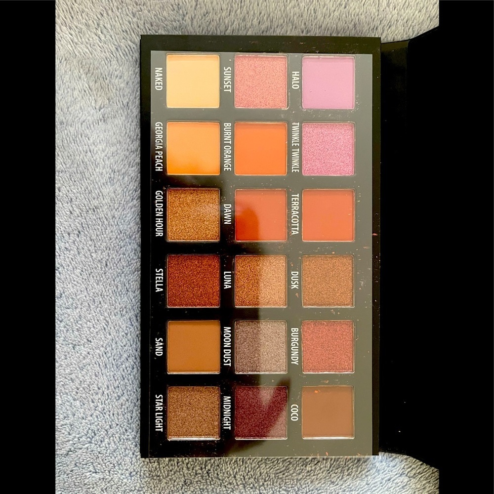 KAB Cosmetics eyeshadow palette